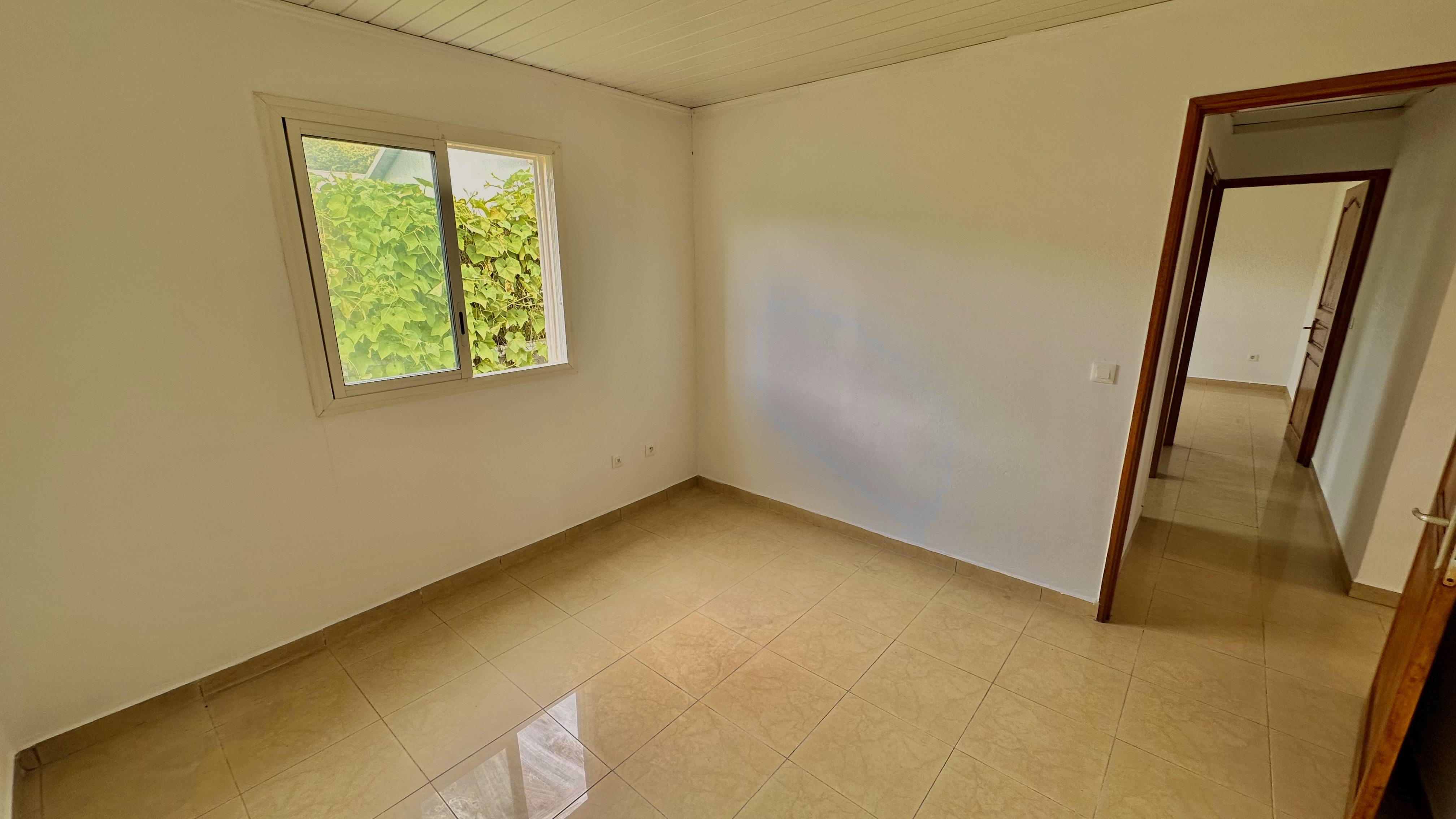 MAISON F4 AVEC COUR MAISON F4 AVEC COUR