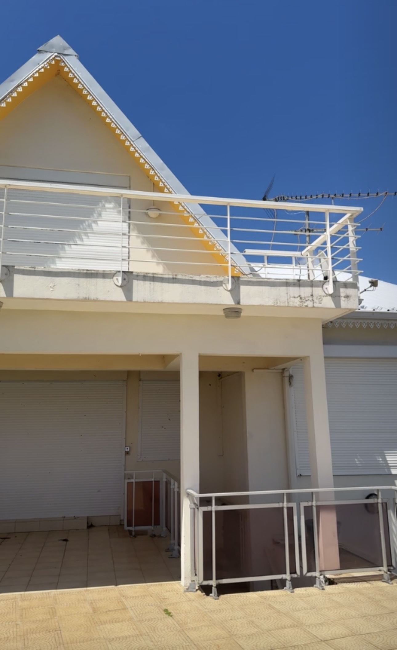 VILLA F6 piscine à Bagatelle Sainte-Suzanne VILLA F6 piscine à Bagatelle Sainte-Suzanne